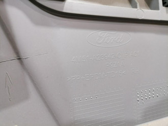 Обшивка двери передней правой Ford Focus 2005-2008