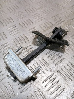 Ограничитель двери задний Ford Focus 2005-2008