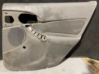 Обшивка двери задней правой Ford Focus 1998-2005