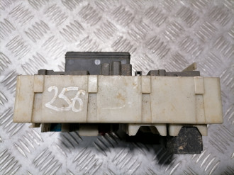 Блок предохранителей салонный Ford Focus 1998-2005