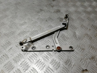 Петля крышки багажника левая Ford Focus 1998-2005