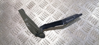 Петля капота левая Ford Focus 1998-2005