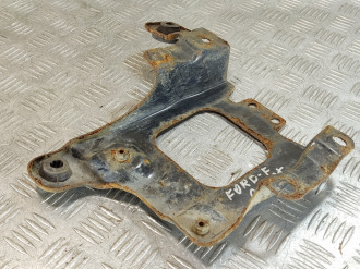 Крепление аккумулятора Ford Focus 2 2005-2008