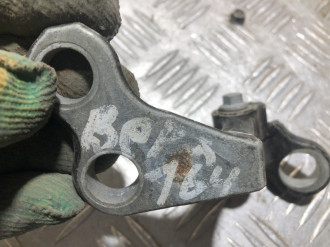 Петля двери задней левой верхняя Ford Focus 2005-2008