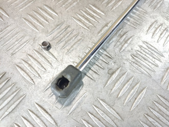 Амортизатор двери багажника Ford Focus 2 2005-2008