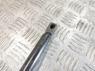 Амортизатор двери багажника Ford Focus 2 2005-2008