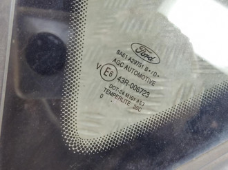 Стекло кузовное глухое заднее правое Ford Fiesta 2008-2019