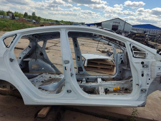 Порог со стойкой правой Ford Fiesta 2008-2019