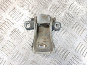 Петля двери передней правой нижняя Ford Mondeo 2000-2007