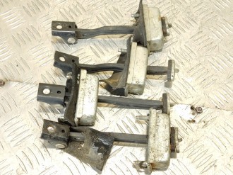 Ограничитель двери передний Ford Focus 2005-2008