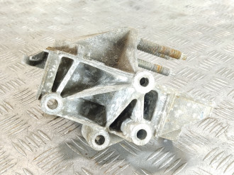 Кронштейн двигателя Ford Focus 2005-2008