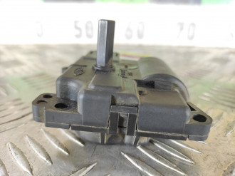 Моторчик заслонки отопителя Ford Focus 1998-2005