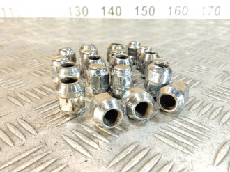 Болт Гайка колесные Ford Focus 2005-2008