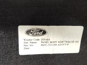 Обшивка багажника правая Ford Focus 2005-2008
