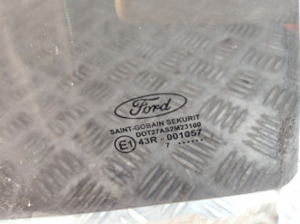 Стекло двери задней правой Ford Focus 2005-2008