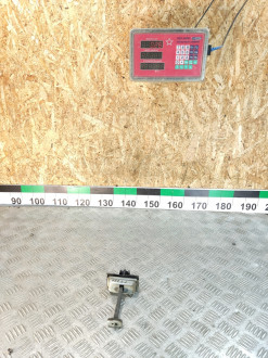 Ограничитель двери задний Ford Focus 2005-2008