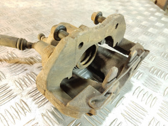 Суппорт передний левый Ford Focus 2005-2008