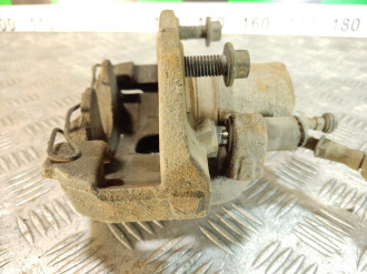 Суппорт передний правый Ford Focus 2 2005-2008