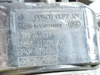 Моторчик стеклоочистителя передний Ford Focus 2005-2008
