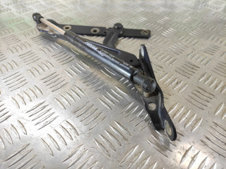 Петля крышки багажника правая Ford Focus 1998-2005
