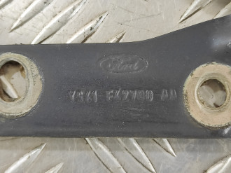 Петля крышки багажника правая Ford Focus 1998-2005