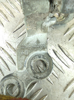 Петля двери передней правой верхняя Ford Focus 1998-2005