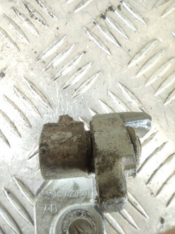 Петля двери передней правой верхняя Ford Focus 1998-2005