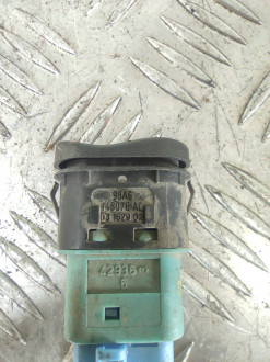 Кнопка центрального замка Ford Focus 1998-2005