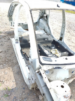 Порог со стойкой правой Ford Fiesta 2001-2008