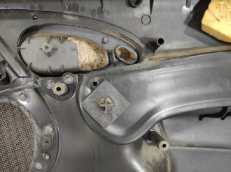 Обшивка двери передней левой Ford Focus 1998-2005