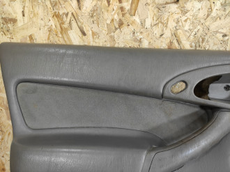 Обшивка двери передней левой Ford Focus 1998-2005