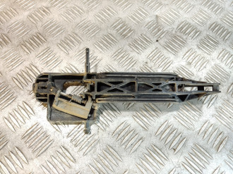 Кронштейн ручки задней правой Ford Fiesta 2001-2008