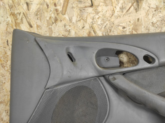 Обшивка двери передней правой Ford Focus 1998-2005