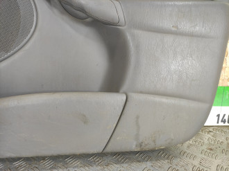 Обшивка двери передней правой Ford Focus 1998-2005