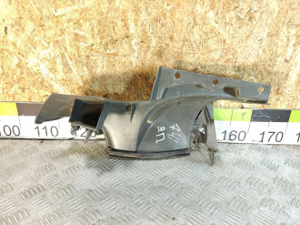 Обшивка багажника правая Ford Focus 2005-2008