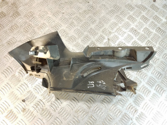 Обшивка багажника правая Ford Focus 2005-2008