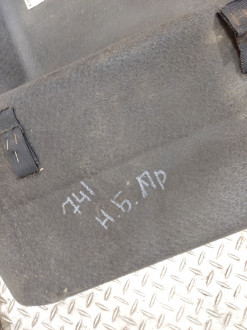 Обшивка багажника правая Ford Focus 2005-2008
