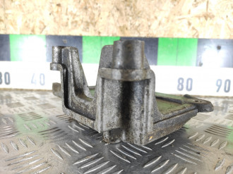 Кронштейн компрессора кондиционера Ford Focus 1998-2005