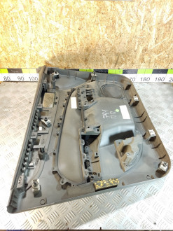 Обшивка двери передней правой Ford Focus 2005-2008