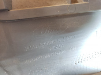 Обшивка двери передней правой Ford Focus 2005-2008