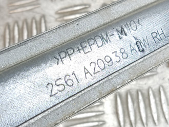Молдинг двери передней правой Ford Fiesta 2001-2008