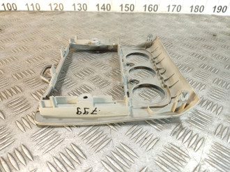 Рамка магнитолы Ford Focus 2005-2008