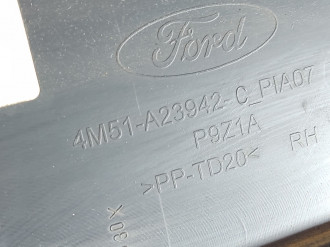 Обшивка двери передней правой Ford Focus 2005-2008