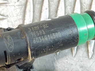 Форсунка двигателя Ford Focus 2 2005-2008