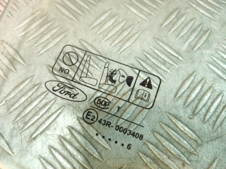 Стекло двери передней правой Ford Focus 2005-2008