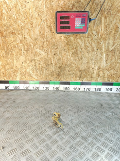 Петля двери передней правой верхняя Ford Focus 2005-2008