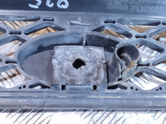 Решетка радиатора Ford Focus 1998-2005