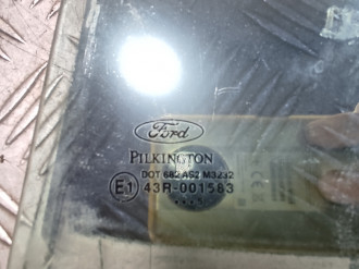 Стекло двери задней левой Ford Fusion 2002-2012