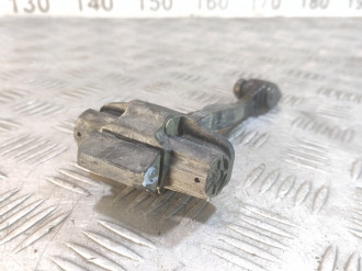 Ограничитель двери передний Ford Focus 3 2011-2019