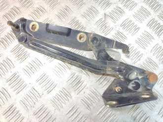 Петля крышки багажника правая Ford Mondeo 3 2000-2007